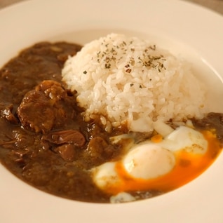 玉ねぎたっぷり♪トロトロ牛すじカレー(圧力鍋不用)